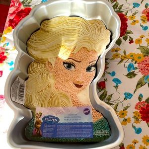 Elsa cake pan